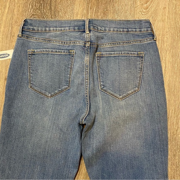 Old Navy Sweetheart Straight Leg Jeans - Picture 6 of 9